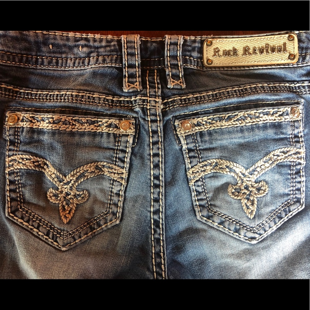 Signy by Rock Revival